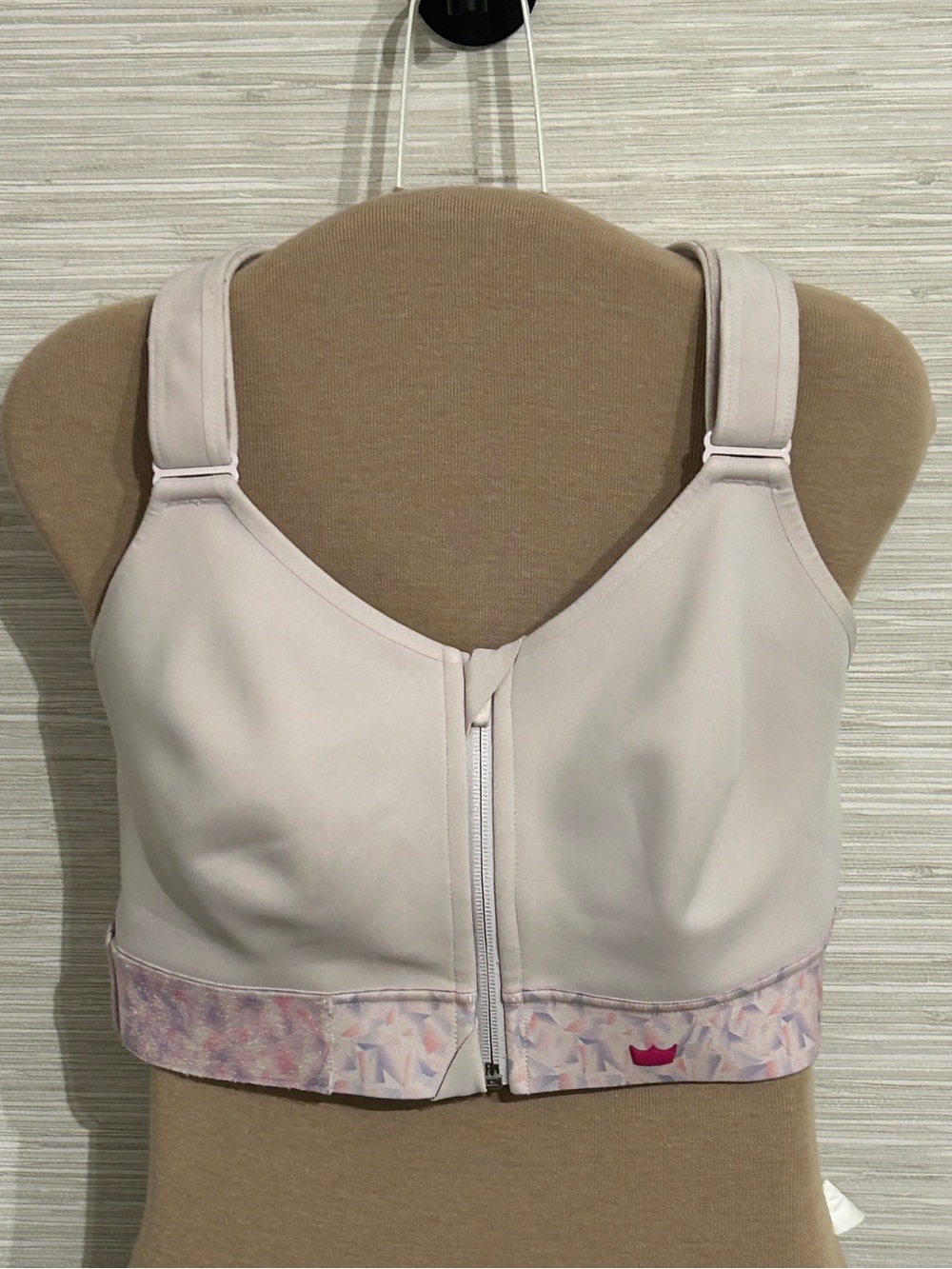 Shefit Ultimate Sports Bra Size 2Luxe High Impact Adjustable Front Zip Pink